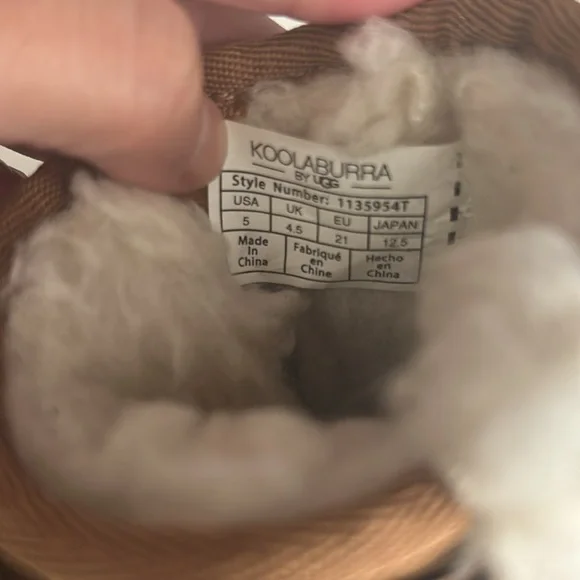 Koolaburra by UGG toddler size 5 Boots - Picture 3 of 3